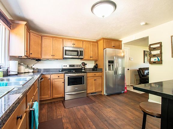 3rd image of 23139 Janiper Dr