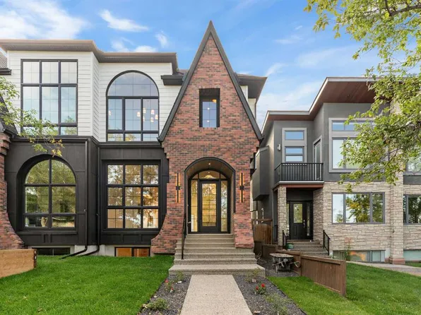 2811 E 35th St SW, Calgary, AB T3E 2Y4