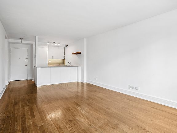 4th image of 275 W 96th St APT 10L