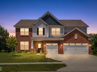 992 Kendrick St, Greenwood, IN 46143