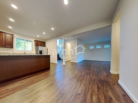 4th image of 5225 52nd Way SE