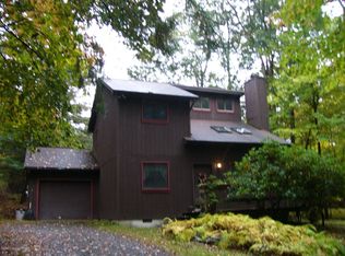 214 Rock Crest Dr, Henryville, PA