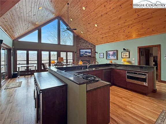 5th image of 637 Ontario Ridge