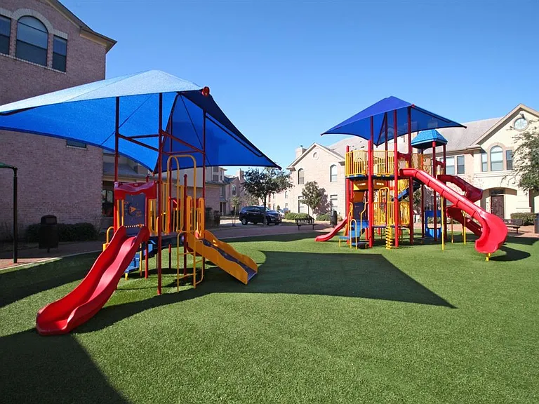 San Brisas Apartment Homes — Photo 12