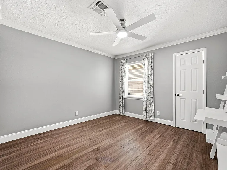 11102 Endicott Ln — Photo 20