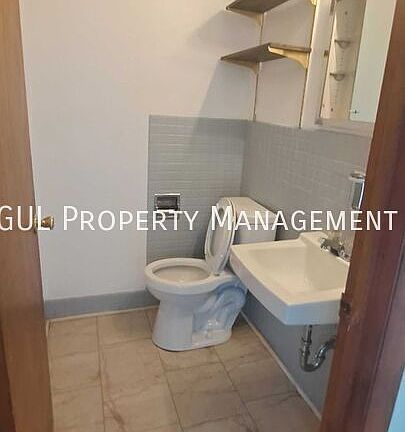 3rd image of 4008 Bayless Ave #2F