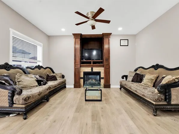 360 Saddlemont Blvd NE, Calgary, AB T3J 0M8