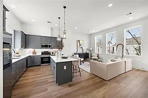 3 bed, 3.5 bath, 1729 sqft, $2,300 — Photo 3