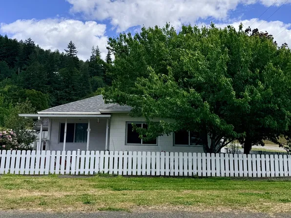 410 3rd Ave, Powers, OR 97466