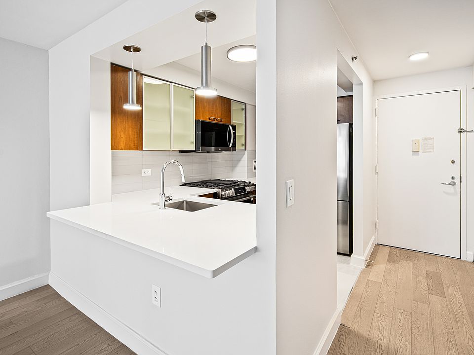 1st image of 130 W 15th St APT 10H