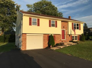 347 Pleasant View Dr, Willow Street, PA 17584