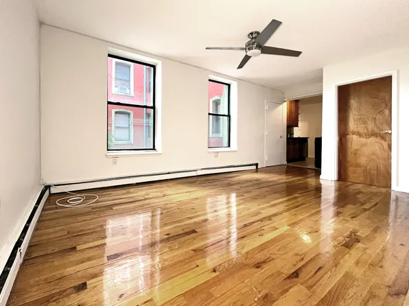 94 Havemeyer Street image 1 of 7