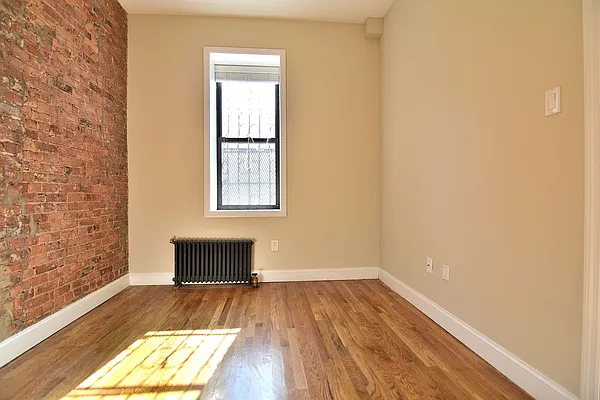 Rented by Hagstrom Management Inc | media 33