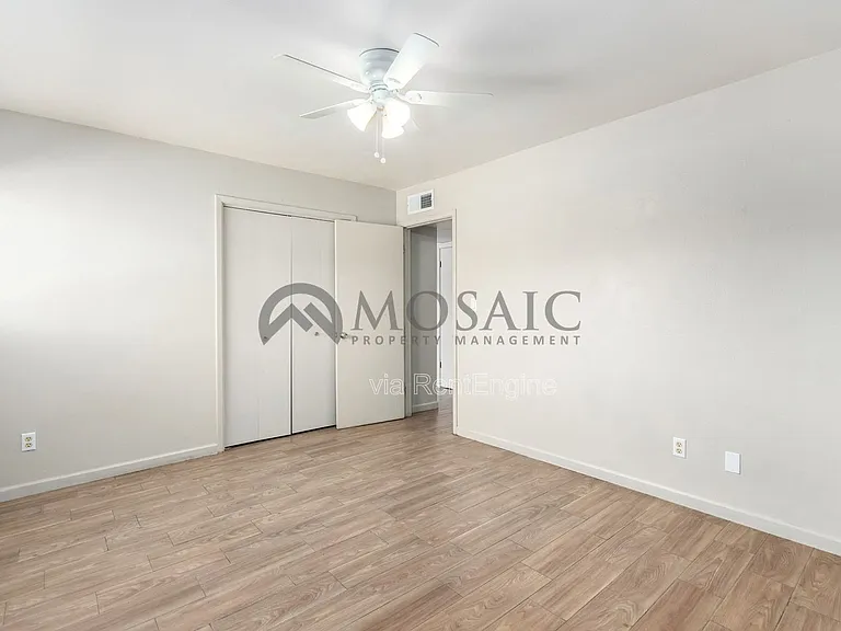 1204 S McClintock Dr #B — Photo 17