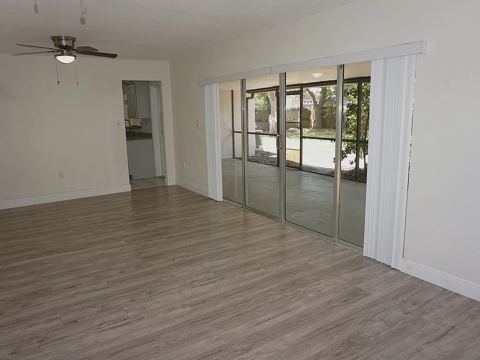 8511 Shady Glen Dr — Photo 4
