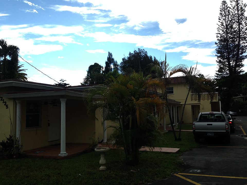 1st image of 12135 NE 5th Ave APT 8