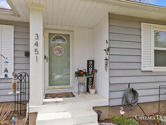 2nd image of 3451 Collingwood Ave SW