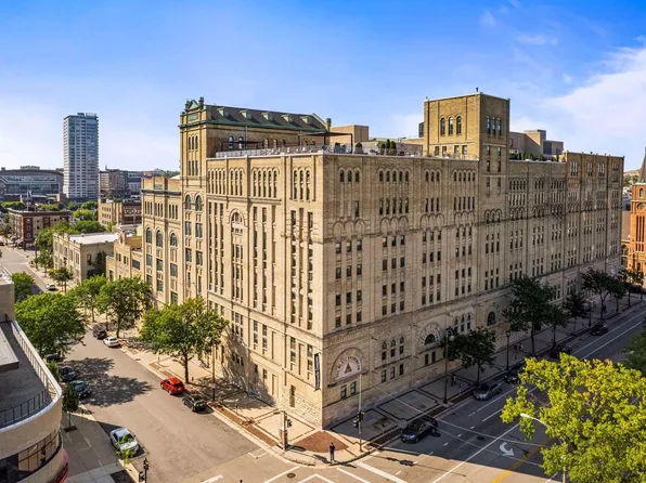 270 East Highland AVENUE #616, Milwaukee, WI 53202