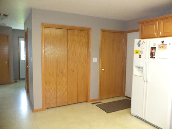 5th image of 58680 Sunlit Blvd