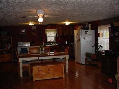 3rd image of 846 Kelley Farm Dr