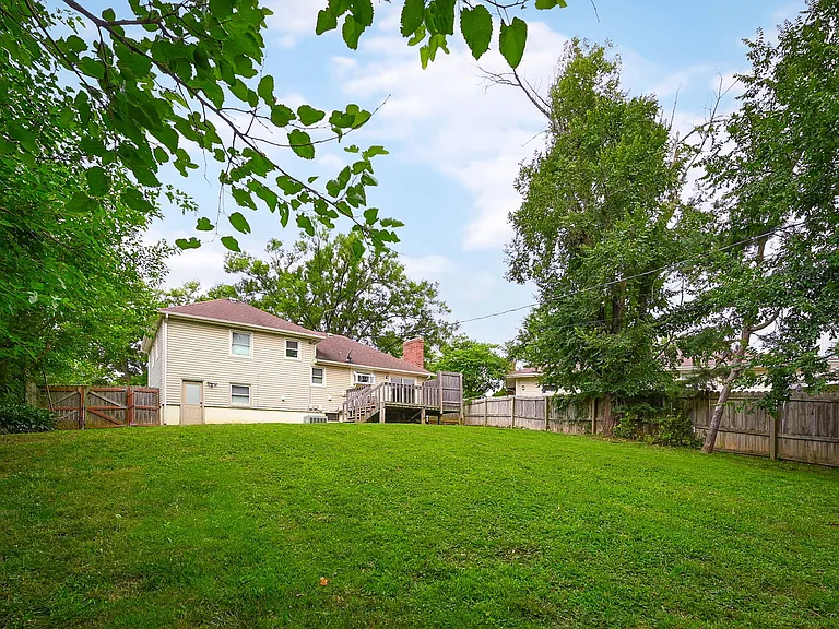 303 SW Pinnell Dr — Photo 18