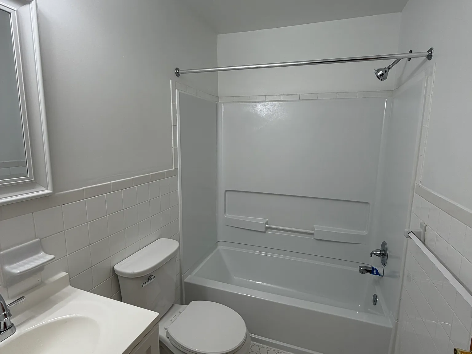 1 bed, 700 sqft, $1,150 — Photo 3