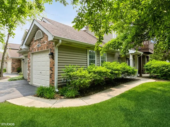 1083 Lakewood Cir, Carol Stream, IL 60188
