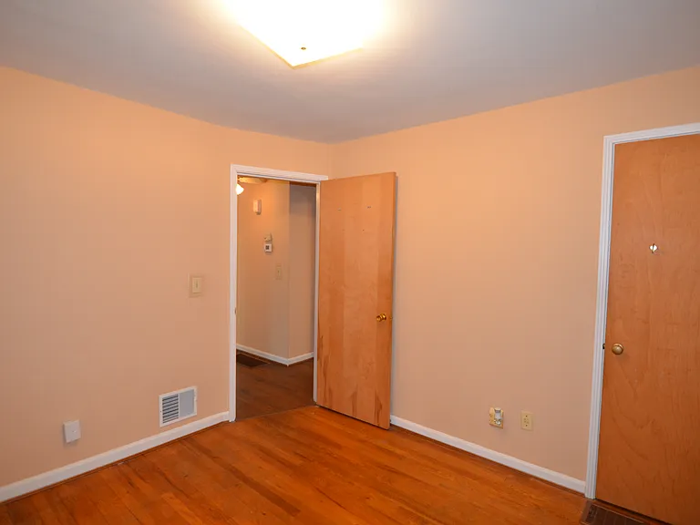 4625 Orchard Ln — Photo 8