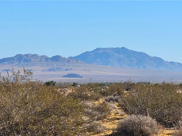 802 Lincoln Rd, Lucerne Valley, CA 92356