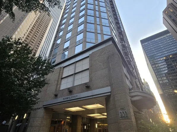 222 N Columbus Dr APT 2102, Chicago, IL 60601