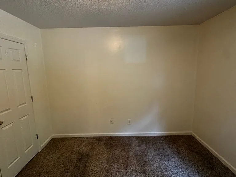 100 Red Rock Dr — Photo 25