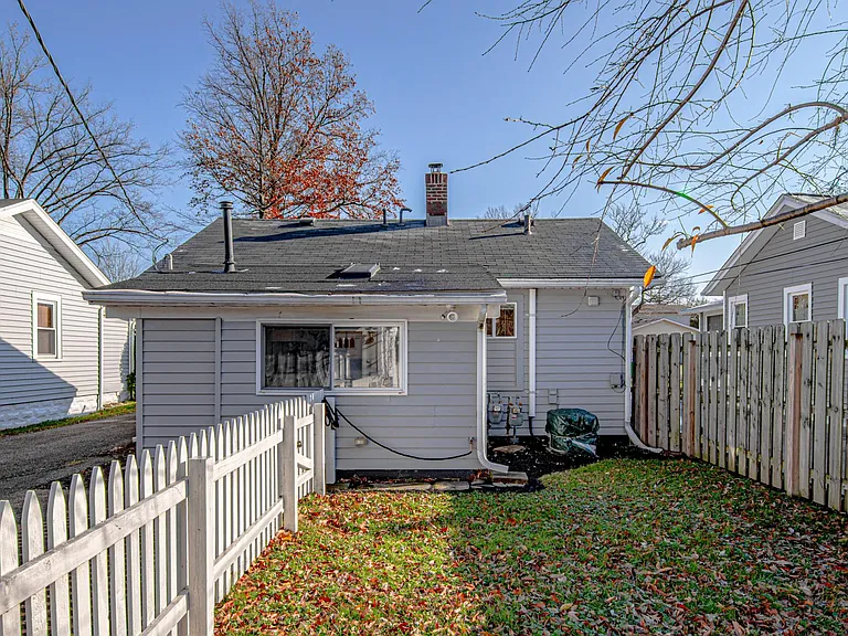 114 Mull Ave — Photo 26