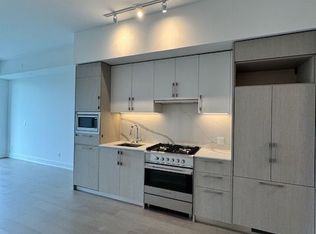 8 Manor Rd W #708, Toronto, ON M5P 1E7