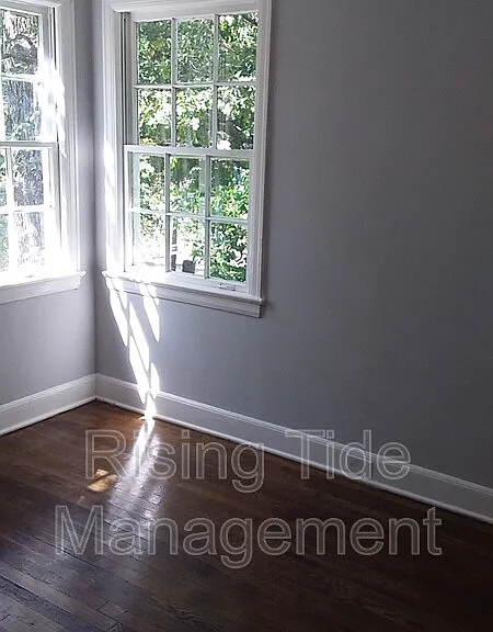 4404 Avenue M — Photo 11