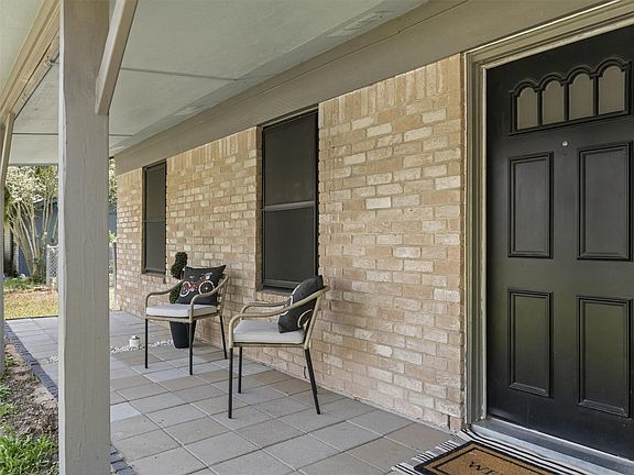 3rd image of 1037 Wilkes Cir