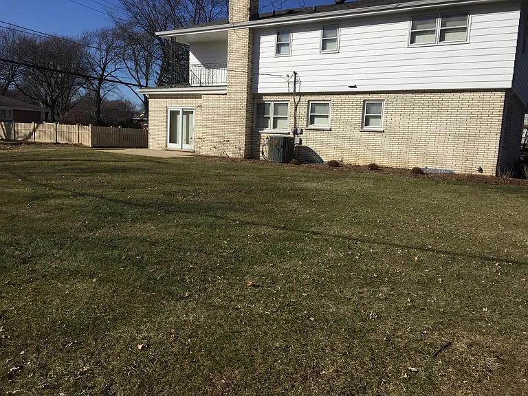 609 W George St — Photo 23