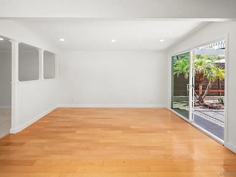 5164 Chateau Dr — Photo 15