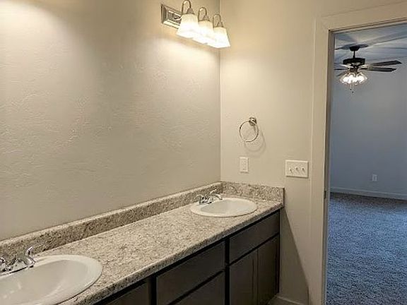 5th image of 780 NE 27th St Unit 201B