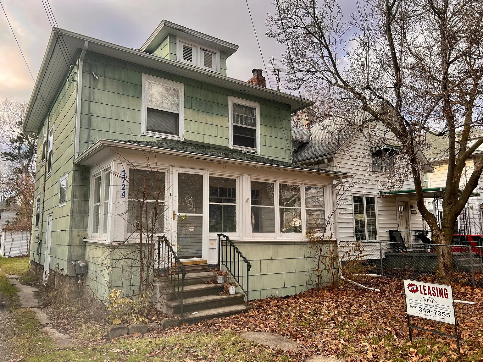 1724 Maplewood Ave photo 1