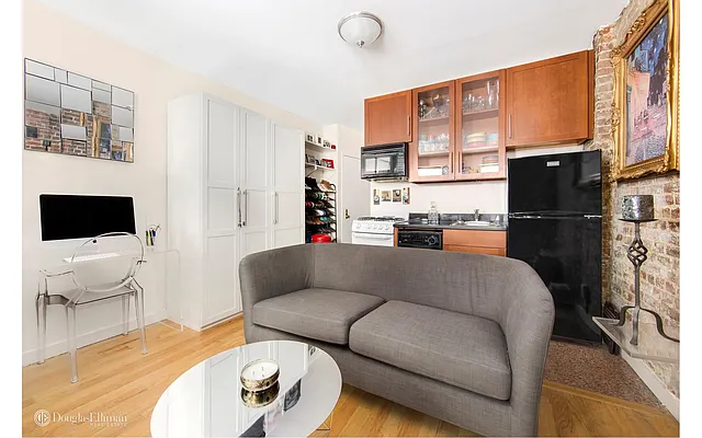 Rented by Douglas Elliman | media 8