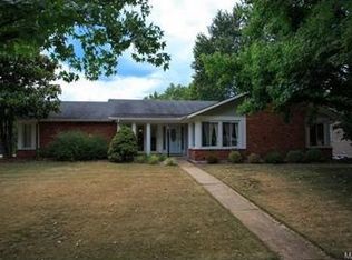 481 Hillbrook Dr, Ballwin, MO