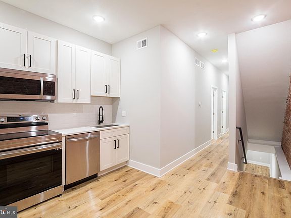 3rd image of 1939 S 18th St Unit 1