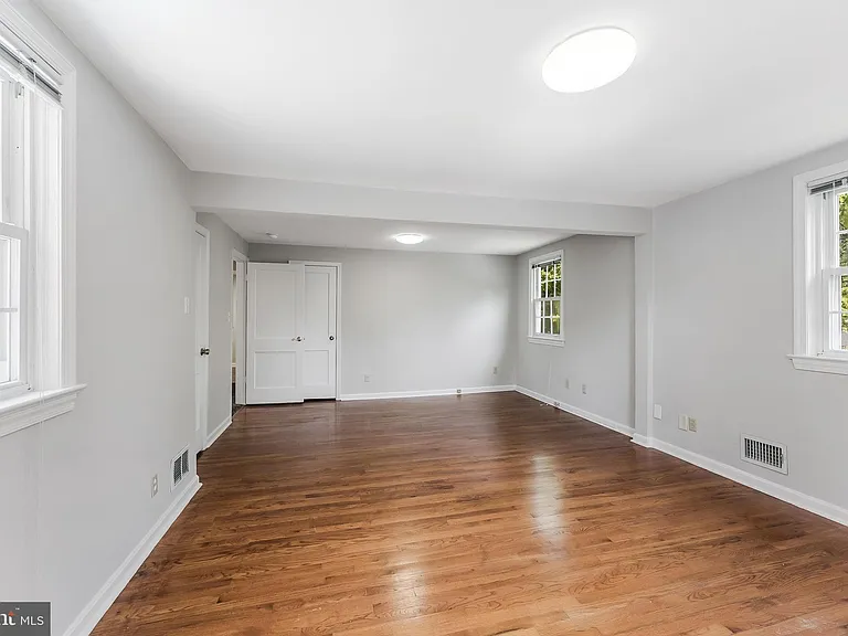 1005 N Lebanon St — Photo 26