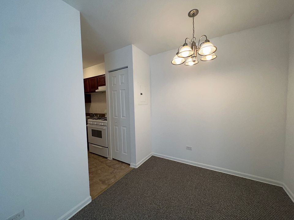 1st image of 736 W Buena Ave APT 304
