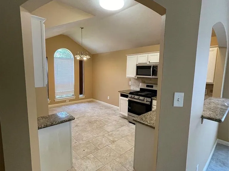 5235 Sherilynn Dr — Photo 7