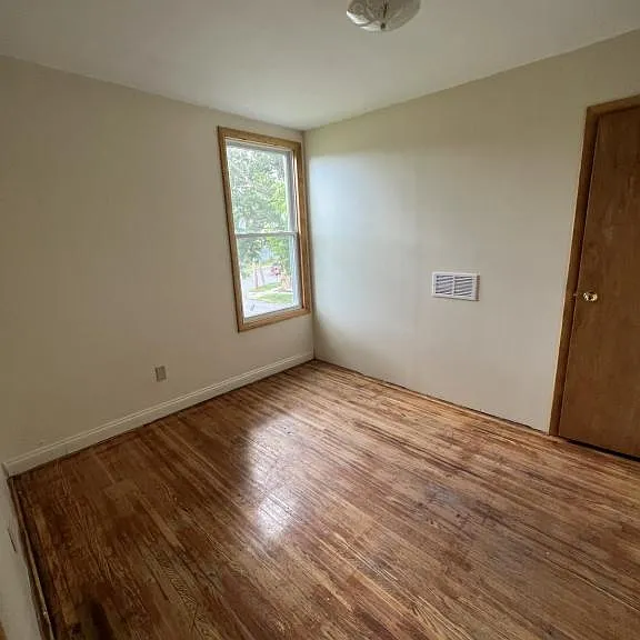 1441 Francis St — Photo 6