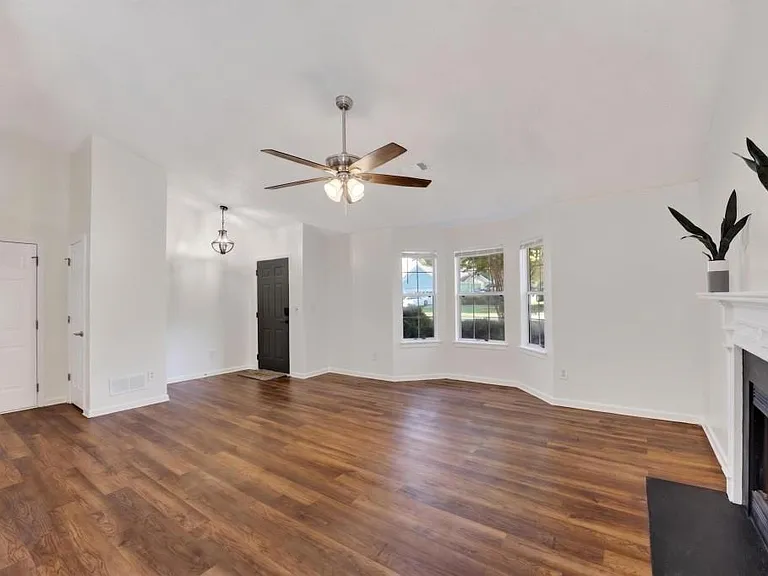 2558 Candlewood Way — Photo 9