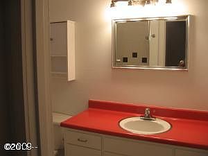 5th image of 761 NE Reservoir Ln