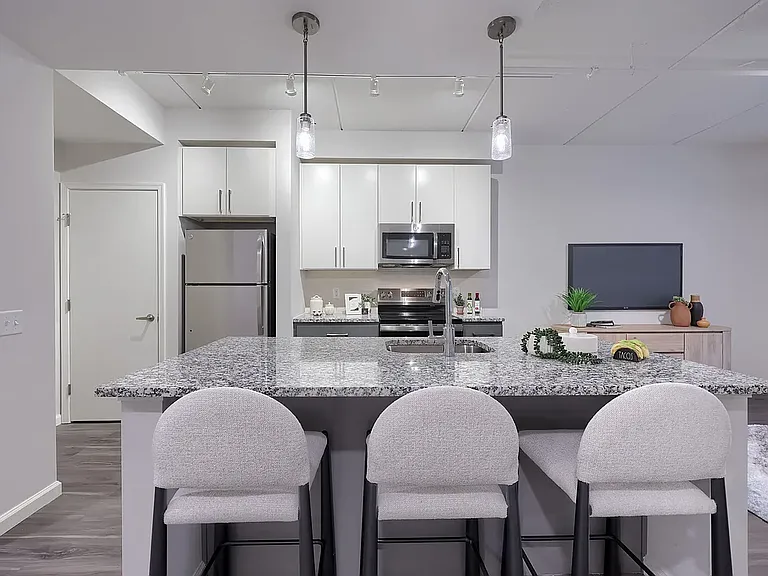 Gallery 118 — Photo 11