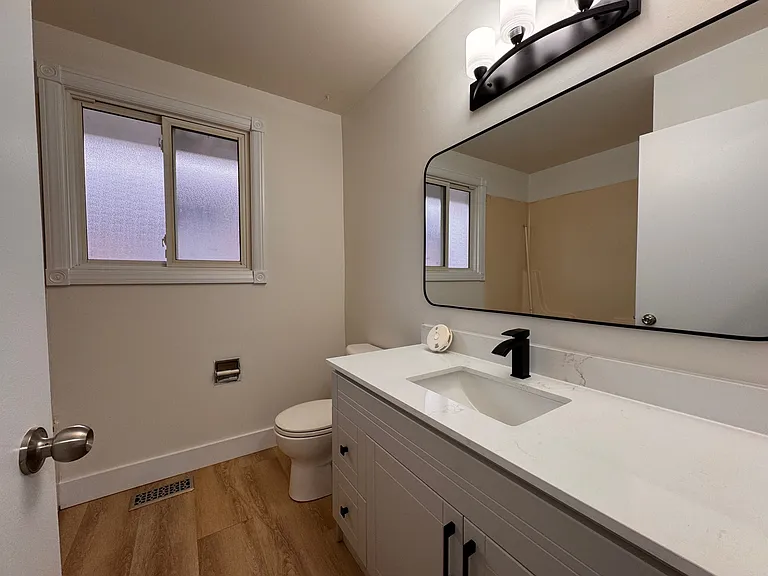 23 Arrowhead Cres — Photo 7